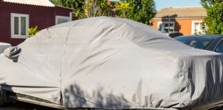 Autoplachta není vhodná pouze pro negarážované vozy